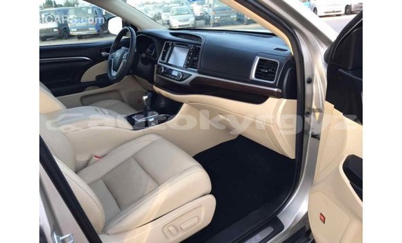 Buy Import Toyota Highlander Beige Car in Import - Dubai in Batken Buy Import Toyota Highlander Beige Car in Import - Dubai in Batken