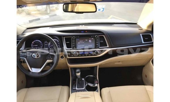 Buy Import Toyota Highlander Beige Car in Import - Dubai in Batken Buy Import Toyota Highlander Beige Car in Import - Dubai in Batken