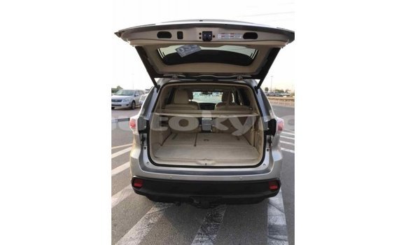 Buy Import Toyota Highlander Beige Car in Import - Dubai in Batken Buy Import Toyota Highlander Beige Car in Import - Dubai in Batken