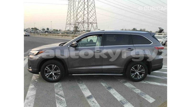 Big with watermark toyota highlander batken import dubai 1872