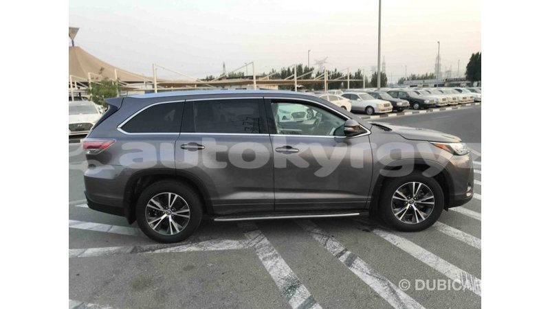 Big with watermark toyota highlander batken import dubai 1872