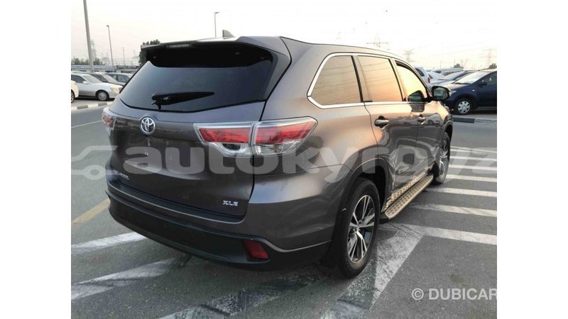 Big with watermark toyota highlander batken import dubai 1872