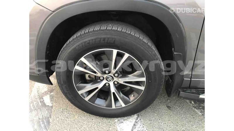 Big with watermark toyota highlander batken import dubai 1872