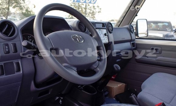 Buy Import Toyota Land Cruiser Beige Car in Import - Dubai in Batken Buy Import Toyota Land Cruiser Beige Car in Import - Dubai in Batken
