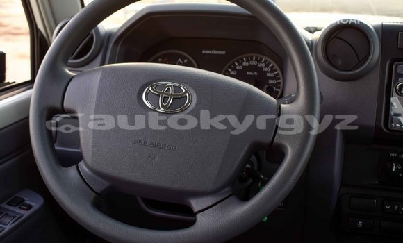 Buy Import Toyota Land Cruiser Beige Car in Import - Dubai in Batken Buy Import Toyota Land Cruiser Beige Car in Import - Dubai in Batken