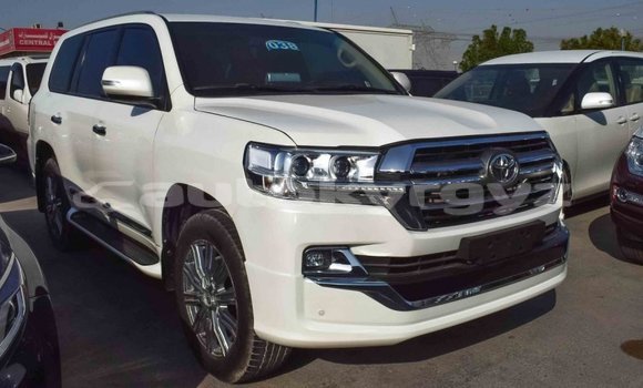 Buy Import Toyota Land Cruiser White Car in Import - Dubai in Batken Buy Import Toyota Land Cruiser White Car in Import - Dubai in Batken