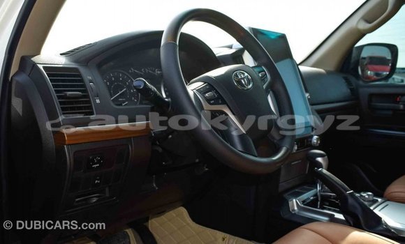 Buy Import Toyota Land Cruiser White Car in Import - Dubai in Batken Buy Import Toyota Land Cruiser White Car in Import - Dubai in Batken
