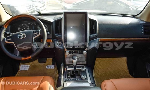 Buy Import Toyota Land Cruiser White Car in Import - Dubai in Batken Buy Import Toyota Land Cruiser White Car in Import - Dubai in Batken