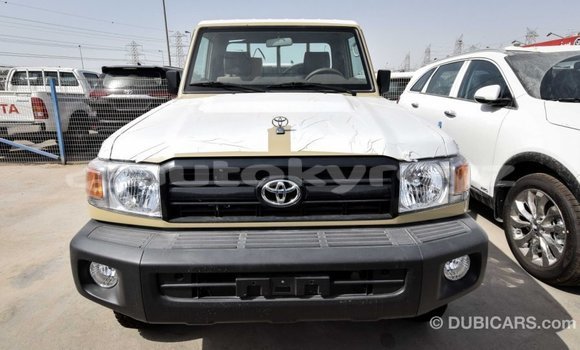 Buy Import Toyota Land Cruiser Beige Car in Import - Dubai in Batken Buy Import Toyota Land Cruiser Beige Car in Import - Dubai in Batken