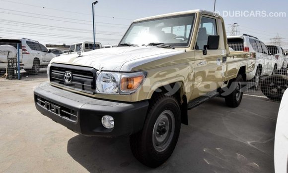 Buy Import Toyota Land Cruiser Beige Car in Import - Dubai in Batken Buy Import Toyota Land Cruiser Beige Car in Import - Dubai in Batken