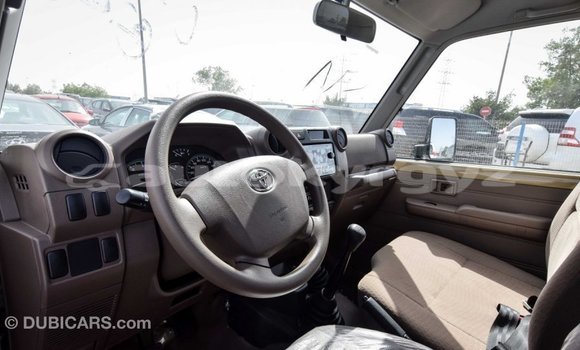 Buy Import Toyota Land Cruiser Beige Car in Import - Dubai in Batken Buy Import Toyota Land Cruiser Beige Car in Import - Dubai in Batken