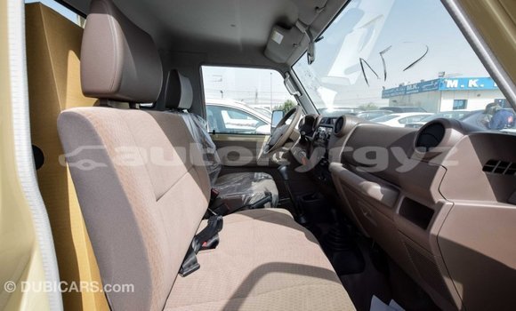 Buy Import Toyota Land Cruiser Beige Car in Import - Dubai in Batken Buy Import Toyota Land Cruiser Beige Car in Import - Dubai in Batken