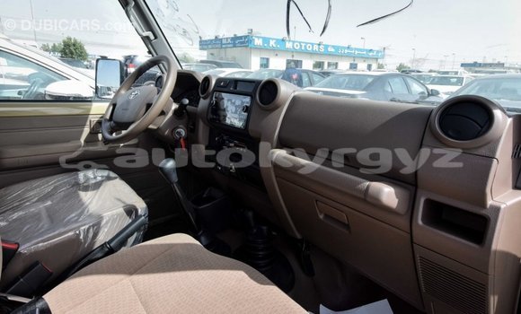 Buy Import Toyota Land Cruiser Beige Car in Import - Dubai in Batken Buy Import Toyota Land Cruiser Beige Car in Import - Dubai in Batken