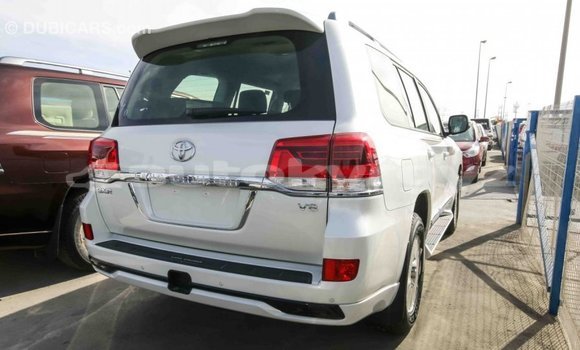 Buy Import Toyota Land Cruiser White Car in Import - Dubai in Batken Buy Import Toyota Land Cruiser White Car in Import - Dubai in Batken