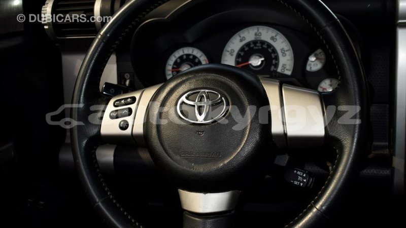 Big with watermark toyota fj cruiser batken import dubai 1937