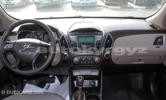 Buy Import Hyundai Tucson Beige Car in Import - Dubai in Batken Buy Import Hyundai Tucson Beige Car in Import - Dubai in Batken