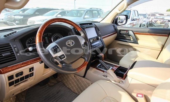 Buy Import Toyota Land Cruiser White Car in Import - Dubai in Batken Buy Import Toyota Land Cruiser White Car in Import - Dubai in Batken