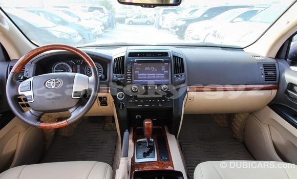 Buy Import Toyota Land Cruiser White Car in Import - Dubai in Batken Buy Import Toyota Land Cruiser White Car in Import - Dubai in Batken
