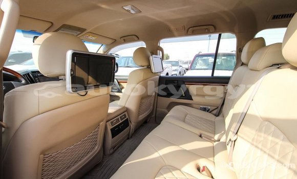 Buy Import Toyota Land Cruiser White Car in Import - Dubai in Batken Buy Import Toyota Land Cruiser White Car in Import - Dubai in Batken