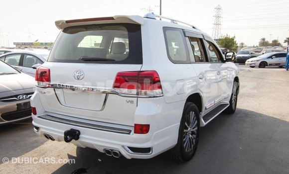 Buy Import Toyota Land Cruiser White Car in Import - Dubai in Batken Buy Import Toyota Land Cruiser White Car in Import - Dubai in Batken