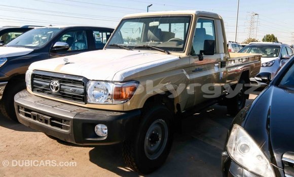Buy Import Toyota Land Cruiser Beige Car in Import - Dubai in Batken Buy Import Toyota Land Cruiser Beige Car in Import - Dubai in Batken