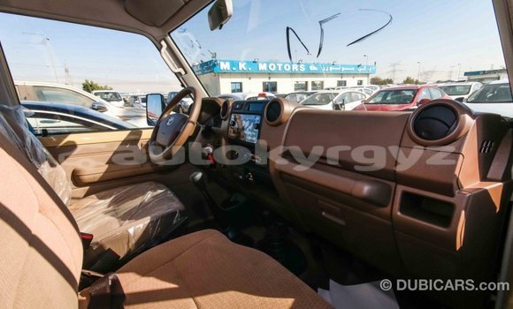 Buy Import Toyota Land Cruiser Beige Car in Import - Dubai in Batken Buy Import Toyota Land Cruiser Beige Car in Import - Dubai in Batken
