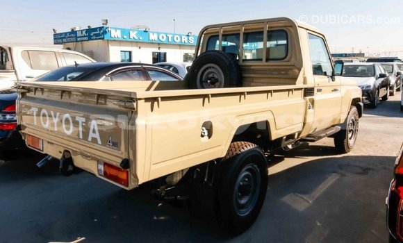 Buy Import Toyota Land Cruiser Beige Car in Import - Dubai in Batken Buy Import Toyota Land Cruiser Beige Car in Import - Dubai in Batken