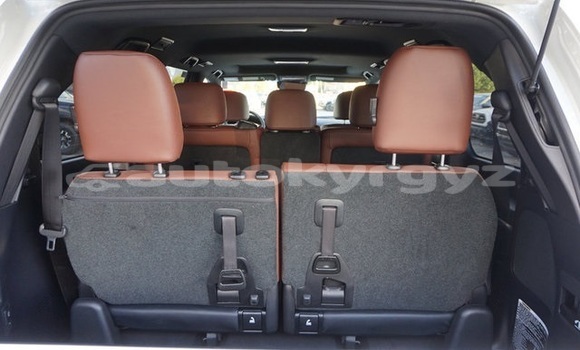 Buy Used Toyota Land Cruiser White Car in Ak–Bulok in Issyk-Kul Buy Used Toyota Land Cruiser White Car in Ak–Bulok in Issyk-Kul