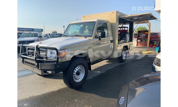 Buy Import Toyota Land Cruiser Beige Car in Import - Dubai in Batken Buy Import Toyota Land Cruiser Beige Car in Import - Dubai in Batken