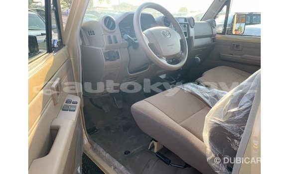 Buy Import Toyota Land Cruiser Beige Car in Import - Dubai in Batken Buy Import Toyota Land Cruiser Beige Car in Import - Dubai in Batken