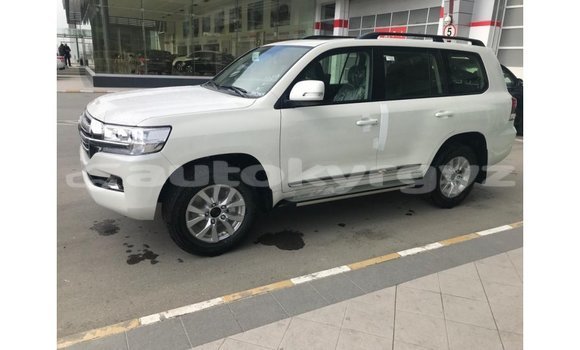 Buy Import Toyota Land Cruiser White Car in Import - Dubai in Batken Buy Import Toyota Land Cruiser White Car in Import - Dubai in Batken