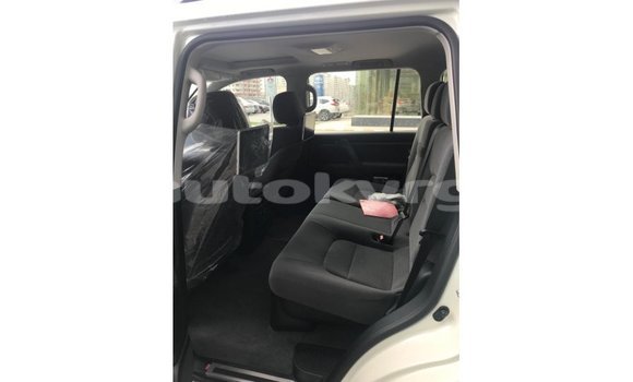 Buy Import Toyota Land Cruiser White Car in Import - Dubai in Batken Buy Import Toyota Land Cruiser White Car in Import - Dubai in Batken