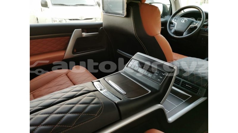 Big with watermark toyota land cruiser batken import dubai 2076