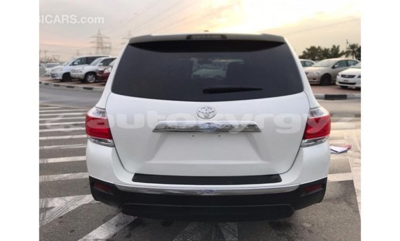 Buy Import Toyota Highlander White Car in Import - Dubai in Batken Buy Import Toyota Highlander White Car in Import - Dubai in Batken