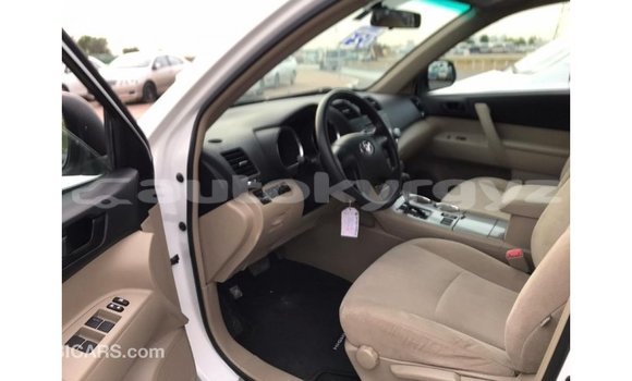Buy Import Toyota Highlander White Car in Import - Dubai in Batken Buy Import Toyota Highlander White Car in Import - Dubai in Batken