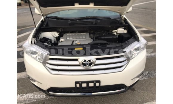 Buy Import Toyota Highlander White Car in Import - Dubai in Batken Buy Import Toyota Highlander White Car in Import - Dubai in Batken