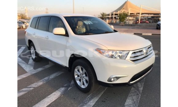 Buy Import Toyota Highlander White Car in Import - Dubai in Batken Buy Import Toyota Highlander White Car in Import - Dubai in Batken