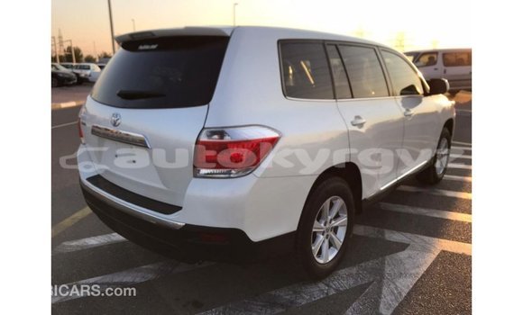 Buy Import Toyota Highlander White Car in Import - Dubai in Batken Buy Import Toyota Highlander White Car in Import - Dubai in Batken