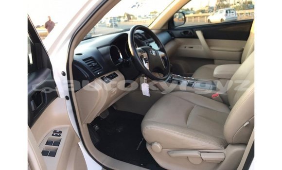 Buy Import Toyota Highlander White Car in Import - Dubai in Batken Buy Import Toyota Highlander White Car in Import - Dubai in Batken
