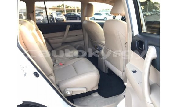 Buy Import Toyota Highlander White Car in Import - Dubai in Batken Buy Import Toyota Highlander White Car in Import - Dubai in Batken