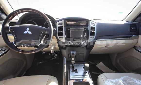 Buy Import Mitsubishi Pajero White Car in Import - Dubai in Batken Buy Import Mitsubishi Pajero White Car in Import - Dubai in Batken