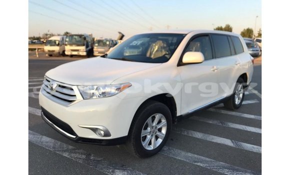 Buy Import Toyota Highlander White Car in Import - Dubai in Batken Buy Import Toyota Highlander White Car in Import - Dubai in Batken