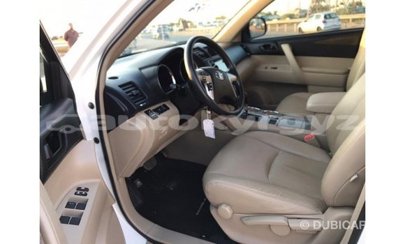 Buy Import Toyota Highlander White Car in Import - Dubai in Batken Buy Import Toyota Highlander White Car in Import - Dubai in Batken
