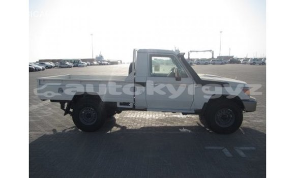 Buy Import Toyota Land Cruiser White Car in Import - Dubai in Batken Buy Import Toyota Land Cruiser White Car in Import - Dubai in Batken