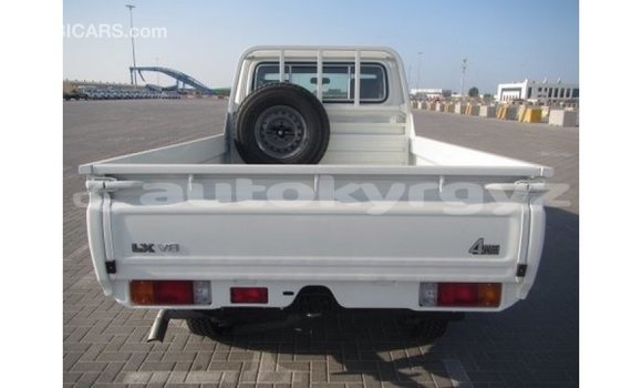Buy Import Toyota Land Cruiser White Car in Import - Dubai in Batken Buy Import Toyota Land Cruiser White Car in Import - Dubai in Batken