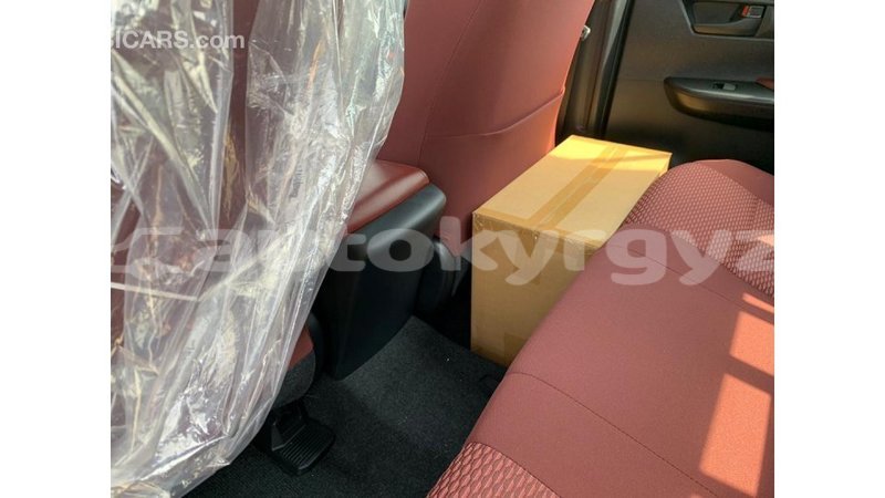 Big with watermark toyota hilux batken import dubai 2167