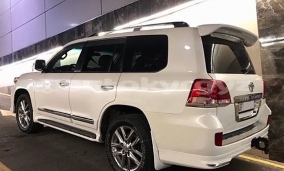 Buy Used Toyota Land Cruiser White Car in Bishkek in Bishkek Buy Used Toyota Land Cruiser White Car in Bishkek in Bishkek