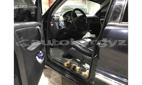 Buy Import Mercedes-Benz 190 (W201) Blue Car in Import - Dubai in Batken Buy Import Mercedes-Benz 190 (W201) Blue Car in Import - Dubai in Batken