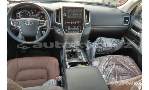 Buy Import Toyota Land Cruiser White Car in Import - Dubai in Batken Buy Import Toyota Land Cruiser White Car in Import - Dubai in Batken