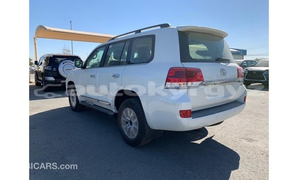Buy Import Toyota Land Cruiser White Car in Import - Dubai in Batken Buy Import Toyota Land Cruiser White Car in Import - Dubai in Batken